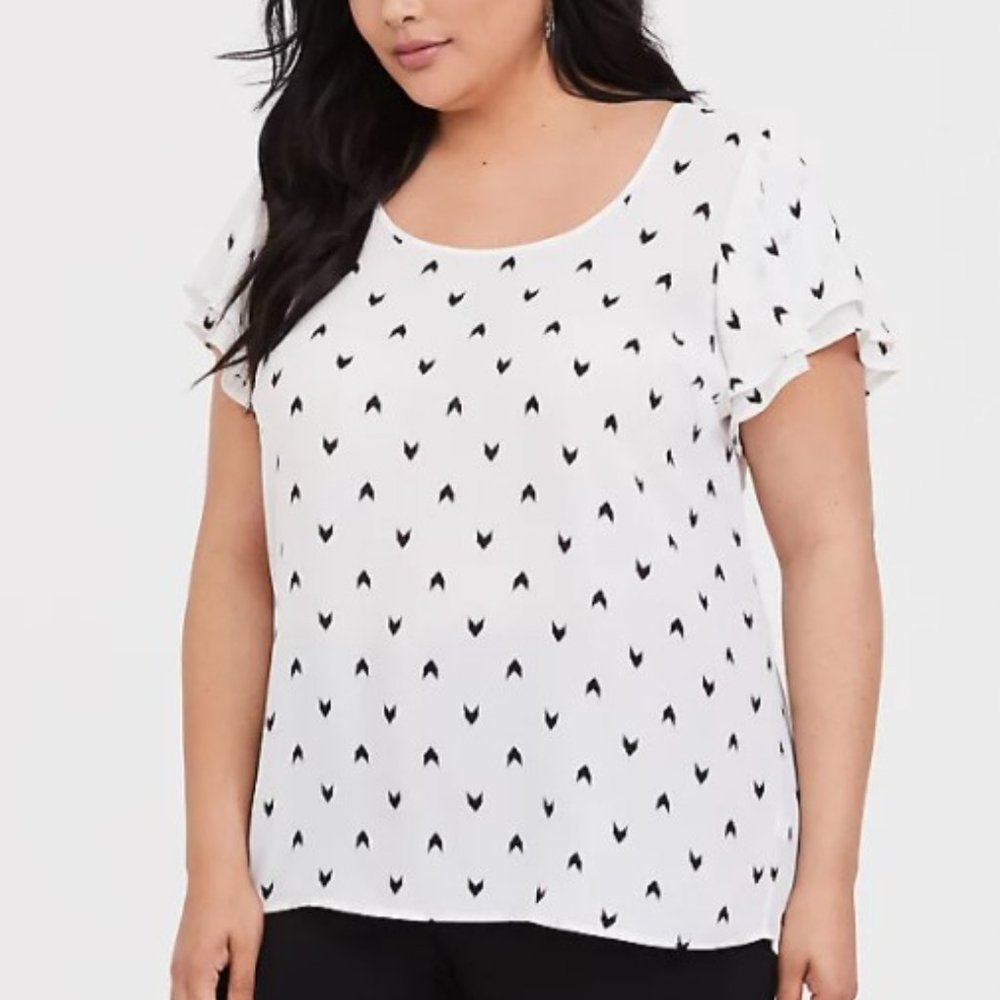 NWT ~ TORRID ~ White with Black Arrows Print Georgette Flutter Sleeve Blouse